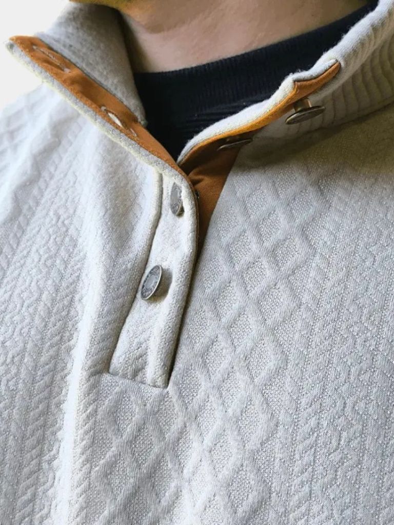 Herren Schwarzer Strickpullover mit hohem Kragen