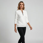 Damen Pullover mit Zopfmuster und Reißverschluss — White with black zip