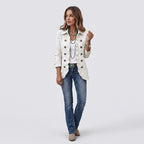 Weiße Jacke aus Strick mit floraler Stickerei