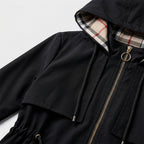 Damen Übergangsjacke mit Kapuze und Taillenzug — Schwarz