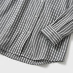 Damen Gestreifte Hemdbluse aus Baumwolle – Relaxed Fit — Grau