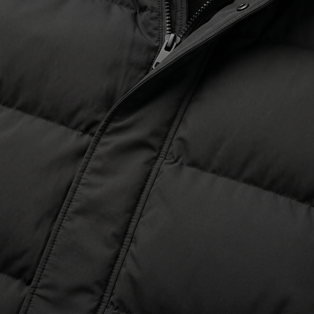 Herren Winterjacke Parka mit Kapuze – Regular Fit — Schwarz