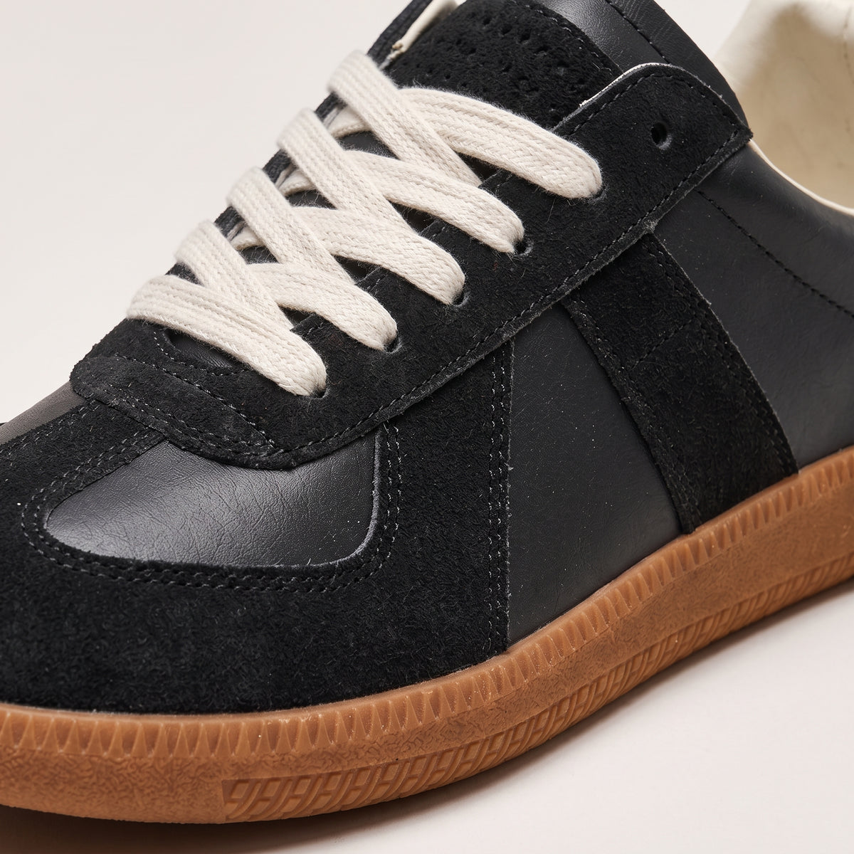 Herren Retro Sneaker in Wildleder-Optik – Low Top — Schwarz
