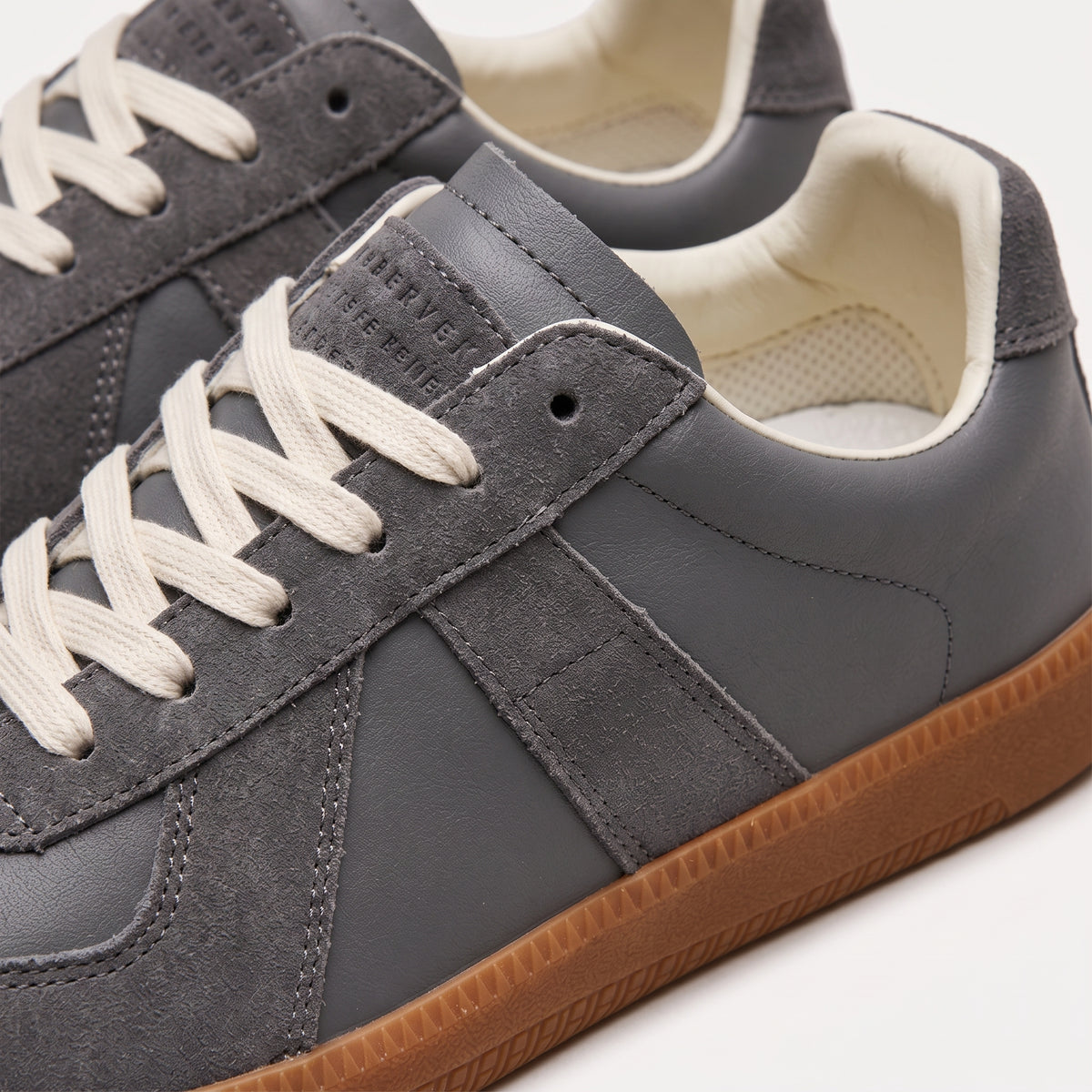 Herren Retro Sneaker in Wildleder-Optik – Low Top — Grau