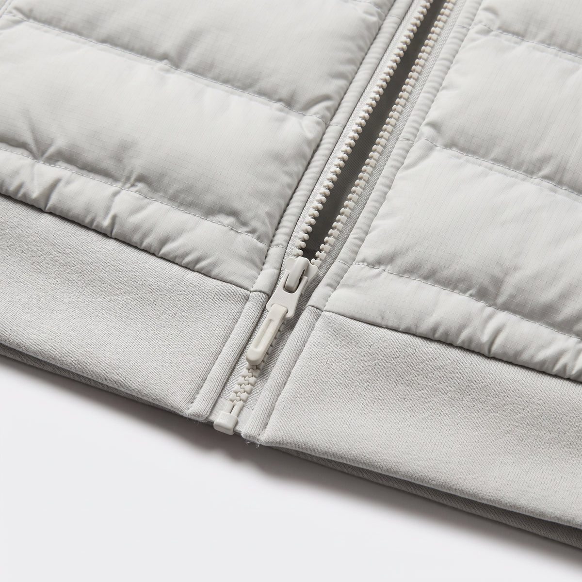 Herren Winterjacke gesteppt mit Kapuze – Regular Fit — Grau