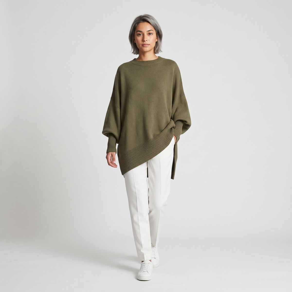 Damen Asymmetrischer Oversize Strickpullover – Relaxed Fit — Olivgrün