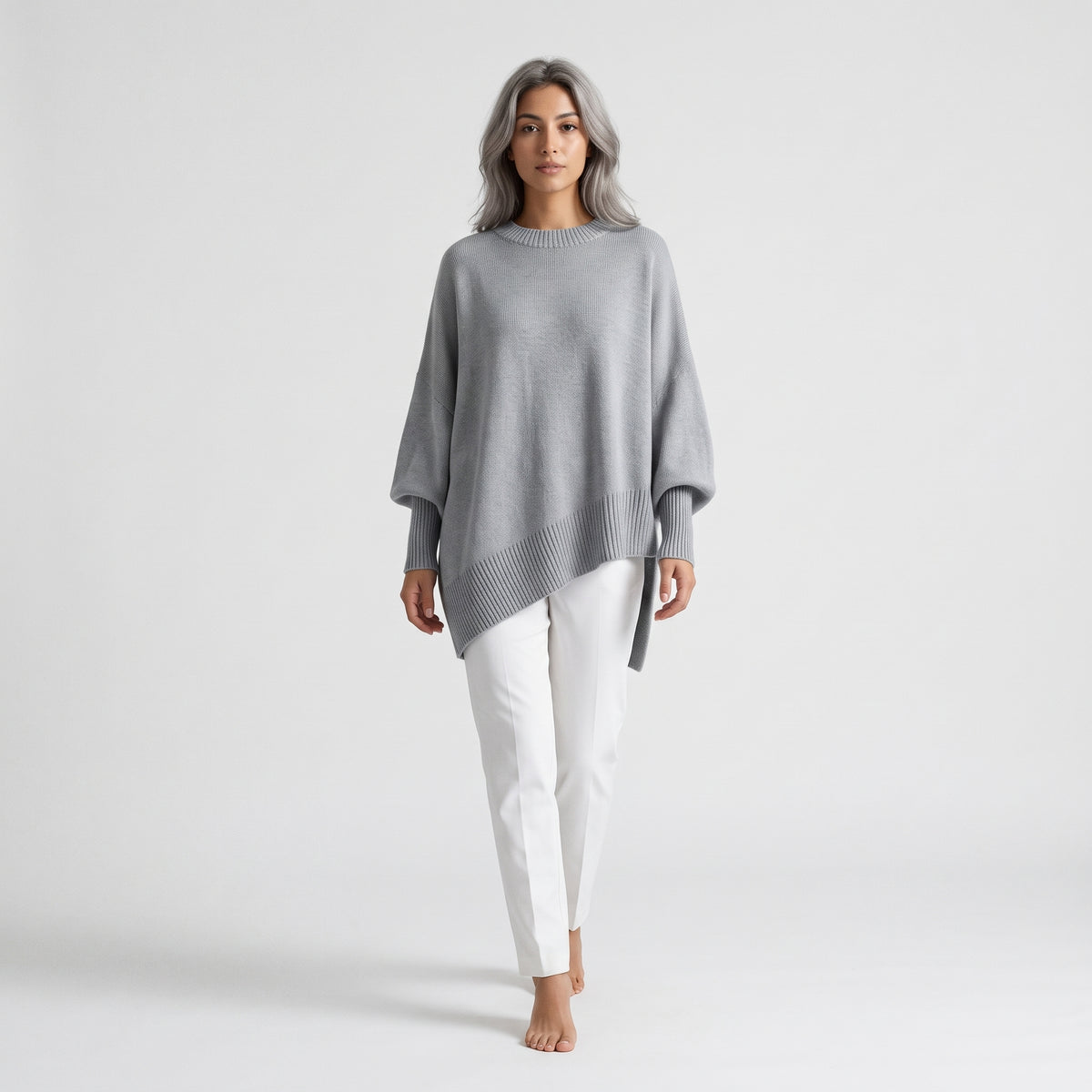 Damen Asymmetrischer Oversize Strickpullover – Relaxed Fit — Grau