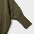 Damen Asymmetrischer Oversize Strickpullover – Relaxed Fit — Olivgrün