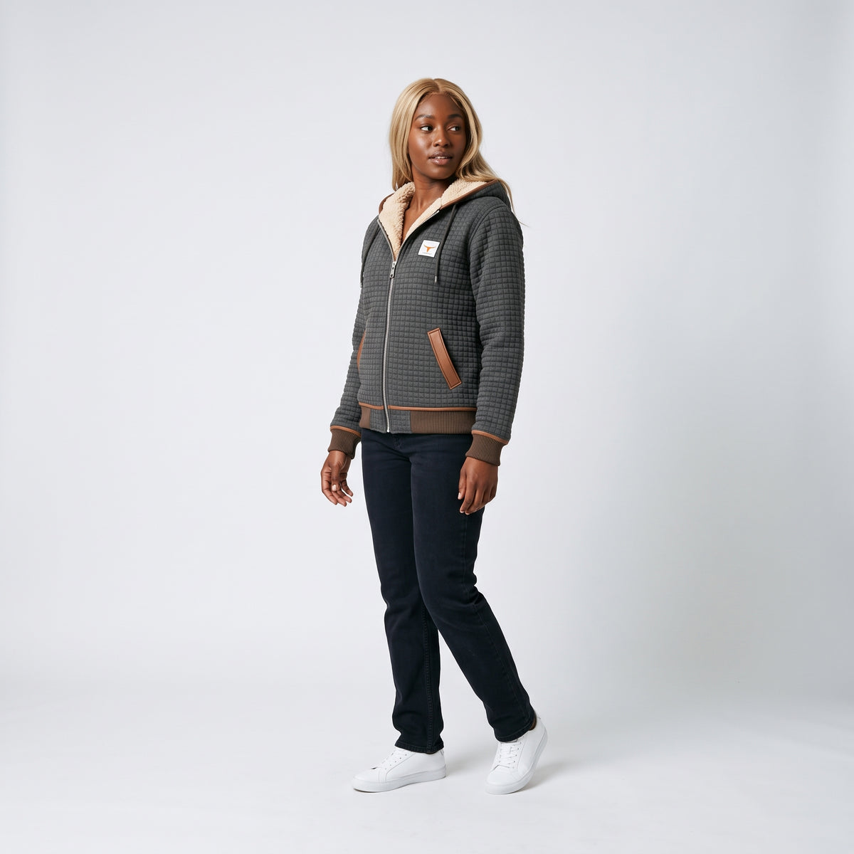 Damen Steppjacke mit Kapuze und Fleecefutter – Regular Fit