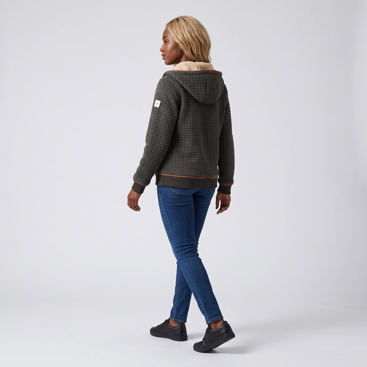 Damen Steppjacke mit Kapuze und Fleecefutter – Regular Fit