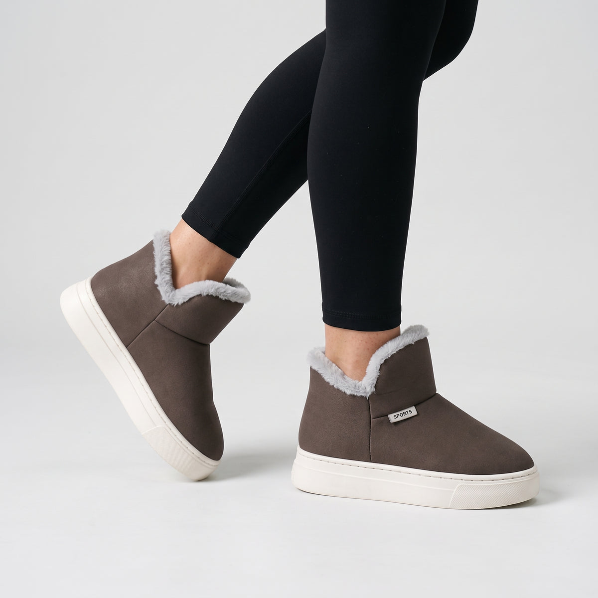 Damen Gefütterte Winterboots mit Plüschfutter – Regular Fit — Braun