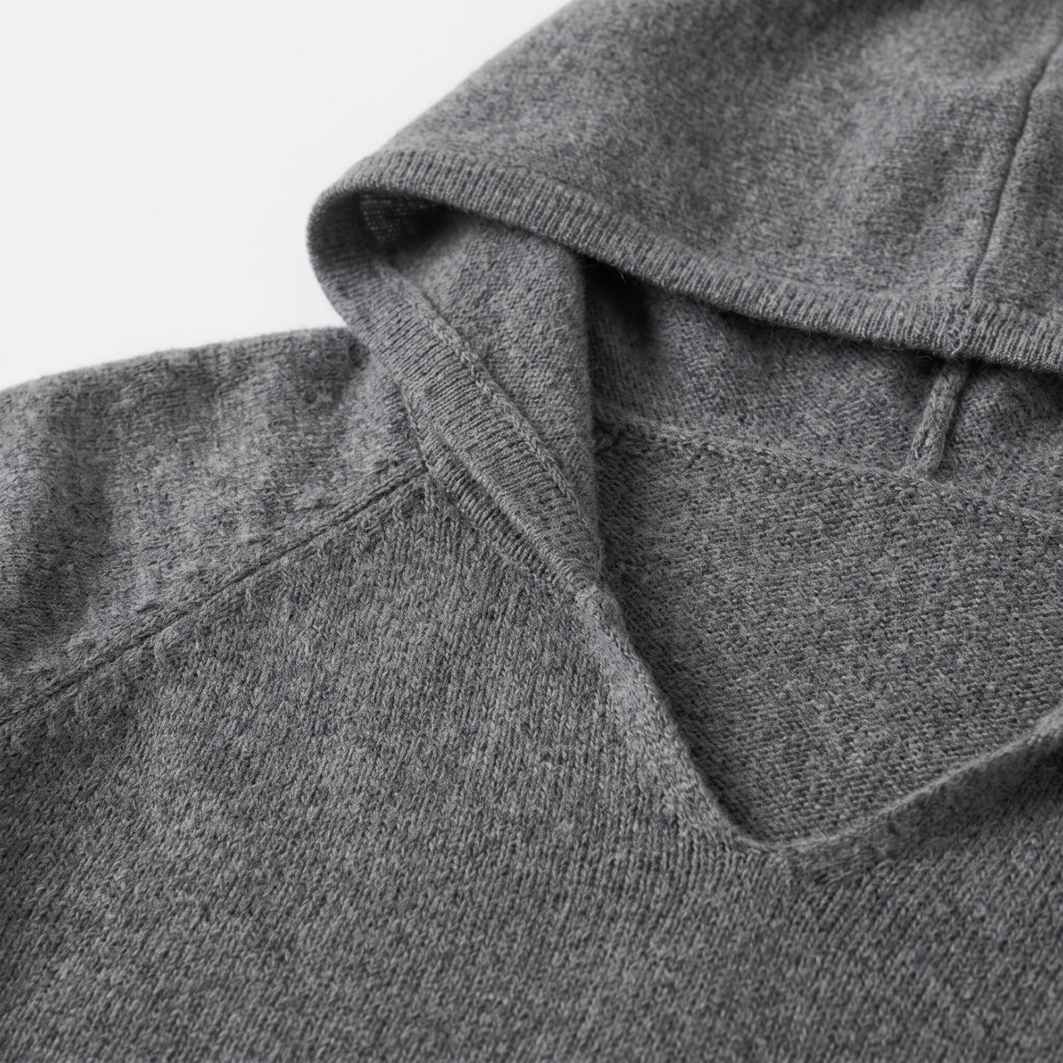 Damen Wollstrickpullover mit V-Ausschnitt – Regular Fit — Grau