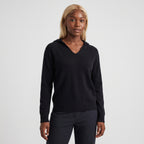 Damen Wollstrickpullover mit V-Ausschnitt – Regular Fit — Schwarz