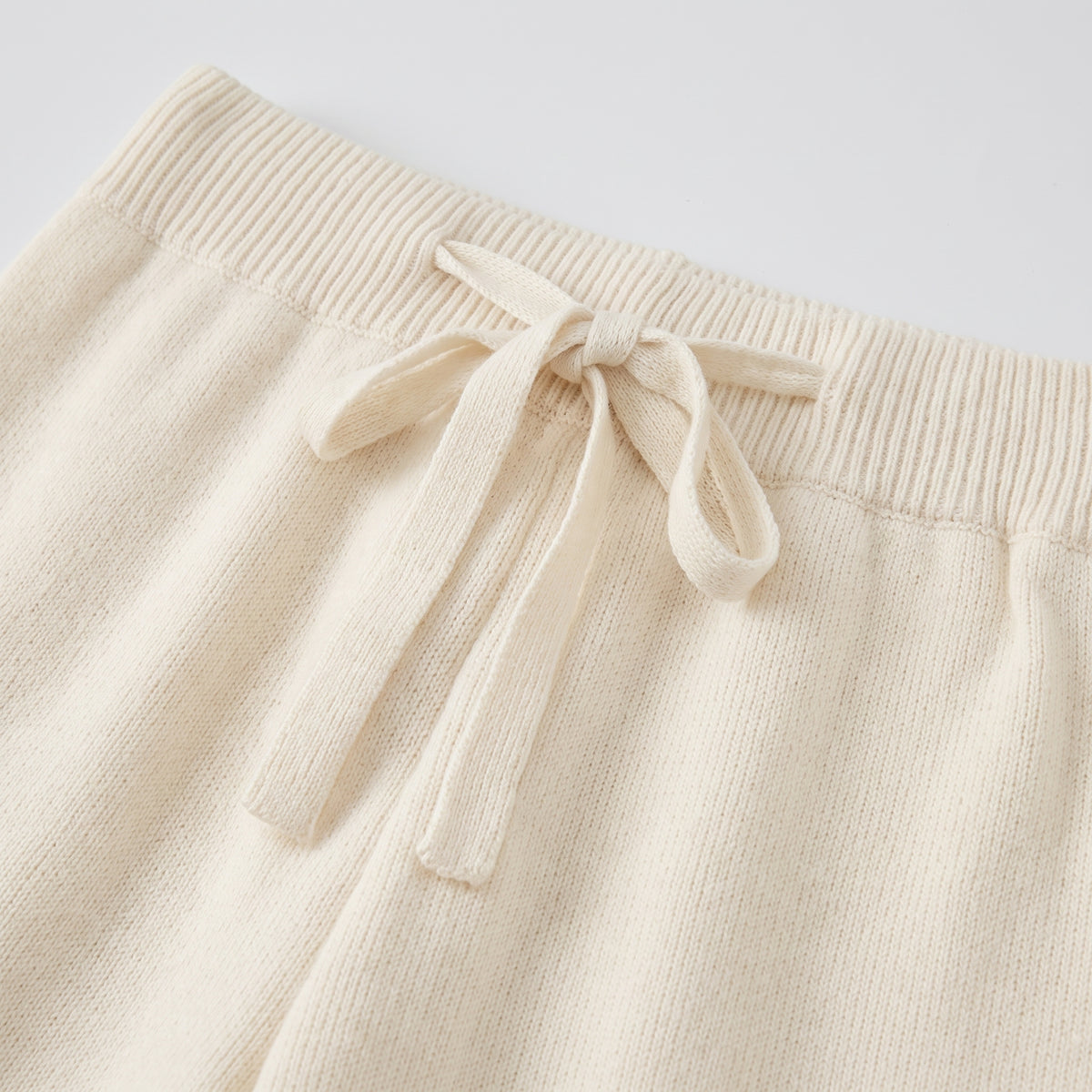 Damen Merino-Strickhose mit weitem Bein – Relaxed Fit — Off-White