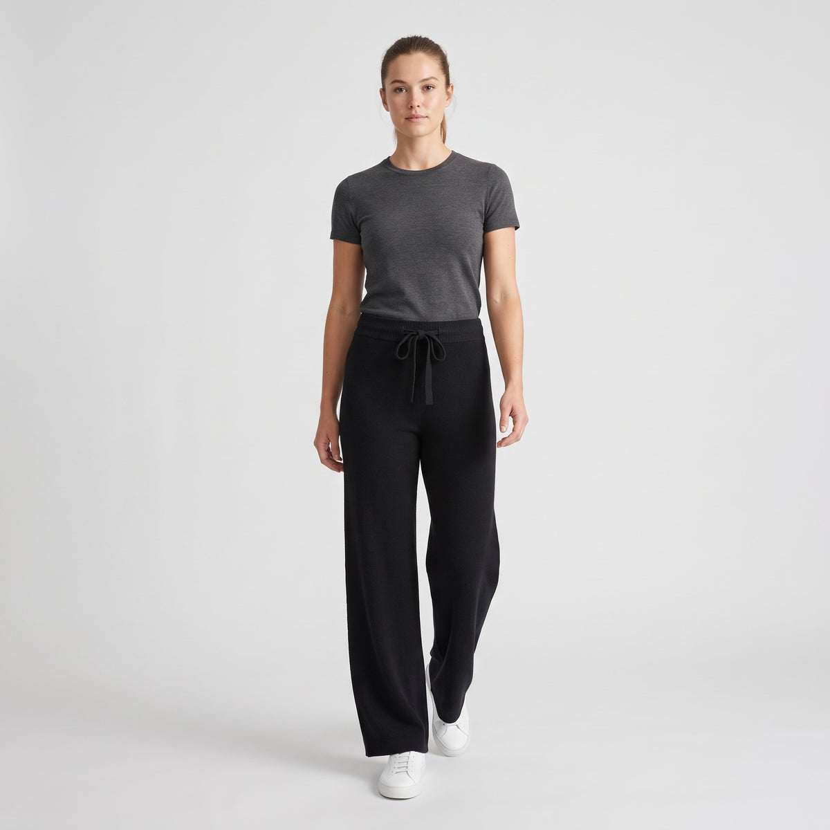 Damen Merino-Strickhose mit weitem Bein – Relaxed Fit — Schwarz