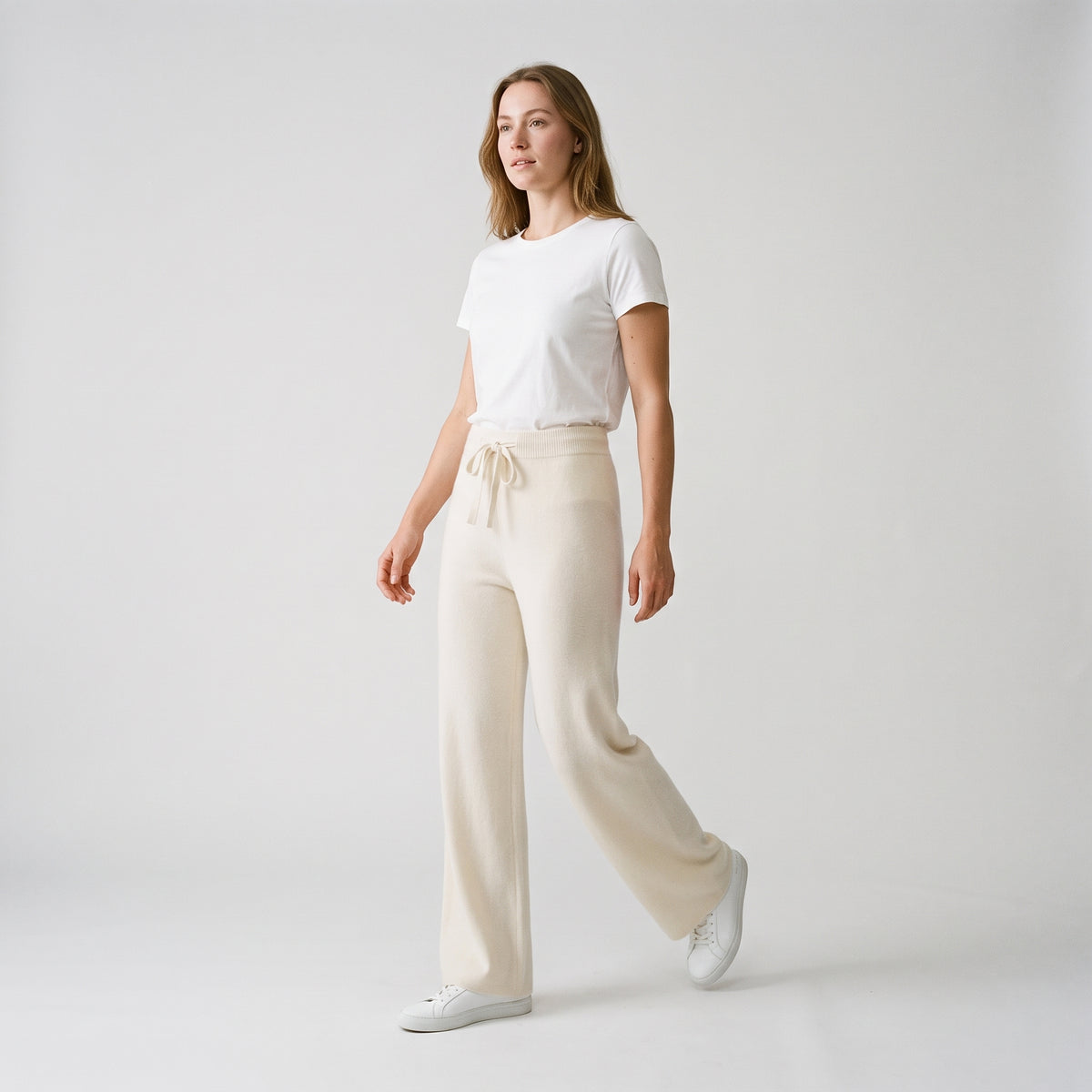 Damen Merino-Strickhose mit weitem Bein – Relaxed Fit — Off-White