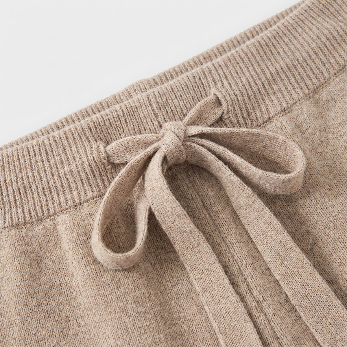 Damen Merino-Strickhose mit weitem Bein – Relaxed Fit — Kamel