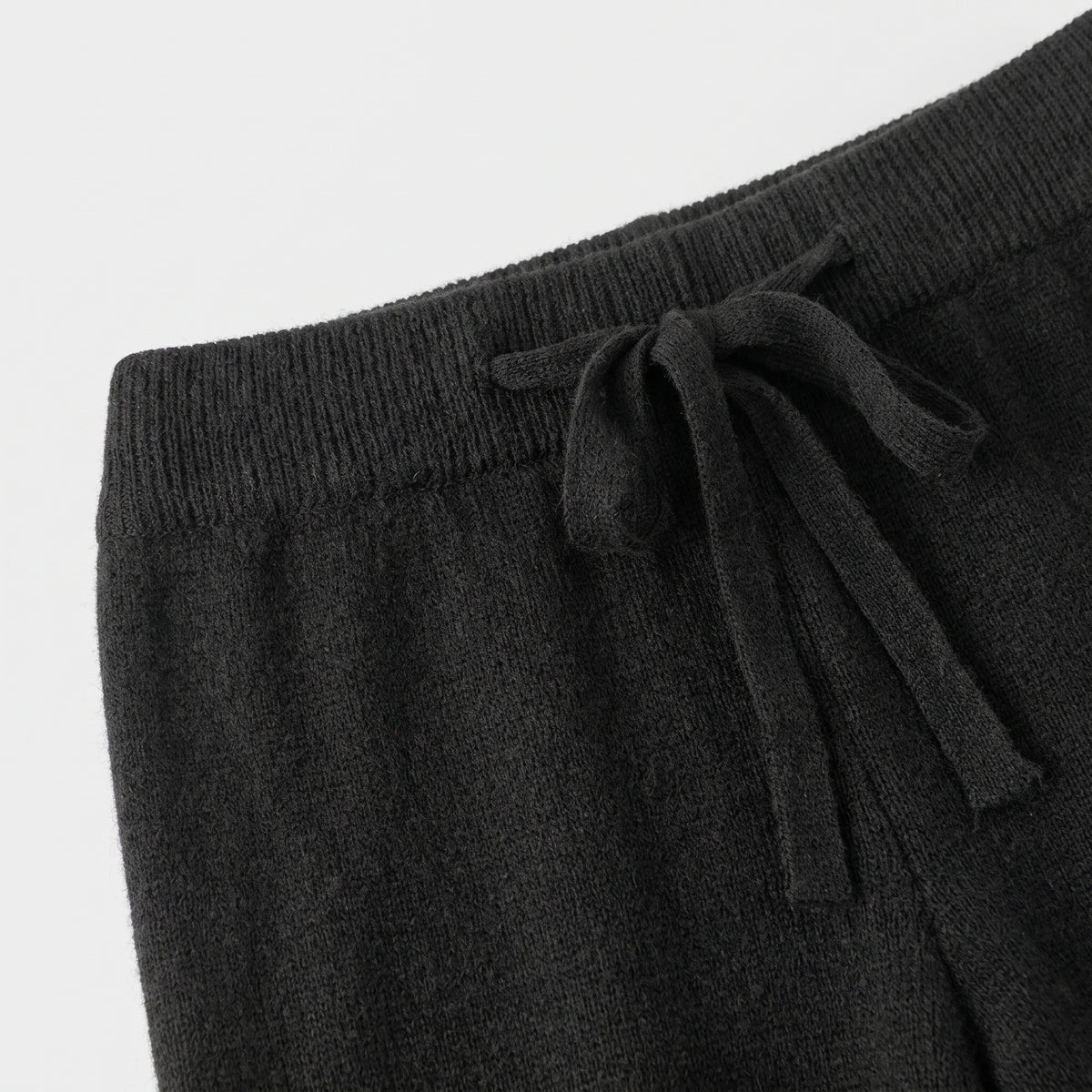 Damen Merino-Strickhose mit weitem Bein – Relaxed Fit — Schwarz