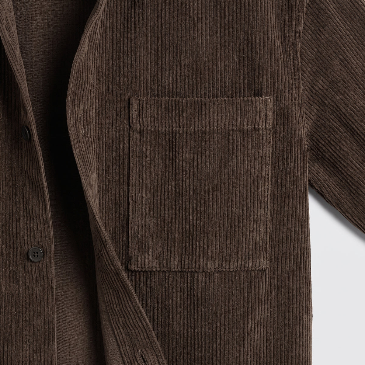 Herren Cord-Overshirt mit Brusttasche – Regular Fit — Kaffeebraun