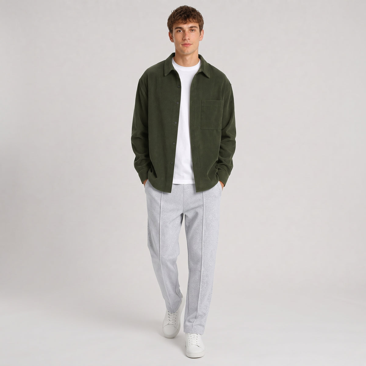 Herren Cord-Overshirt mit Brusttasche – Regular Fit — Dunkelgrün