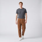 Herren Baumwoll-Cordhose mit elastischem Bund – Relaxed Fit — Kognacbraun