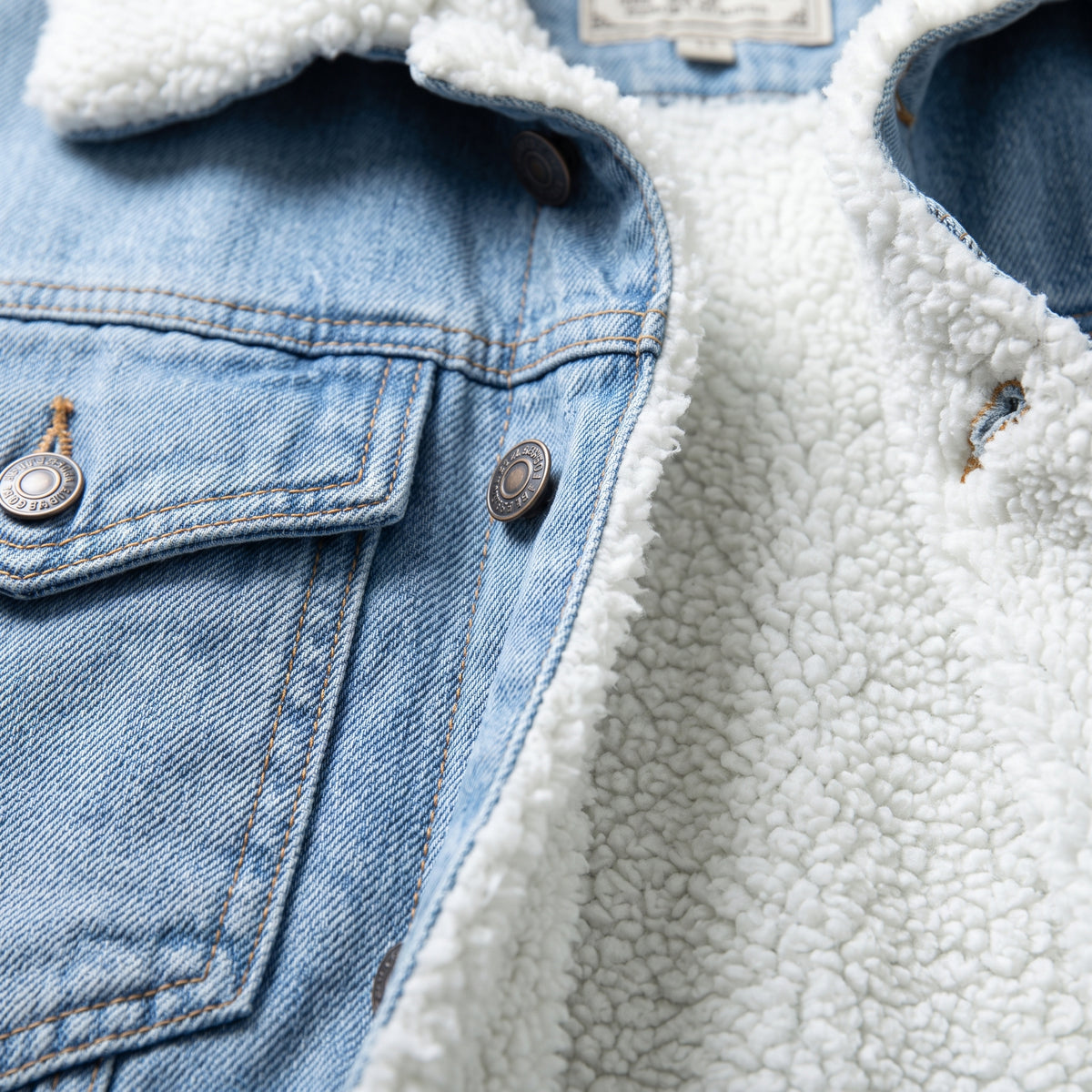 Herren Jeansjacke mit Teddyfutter – Regular Fit — Hellblau