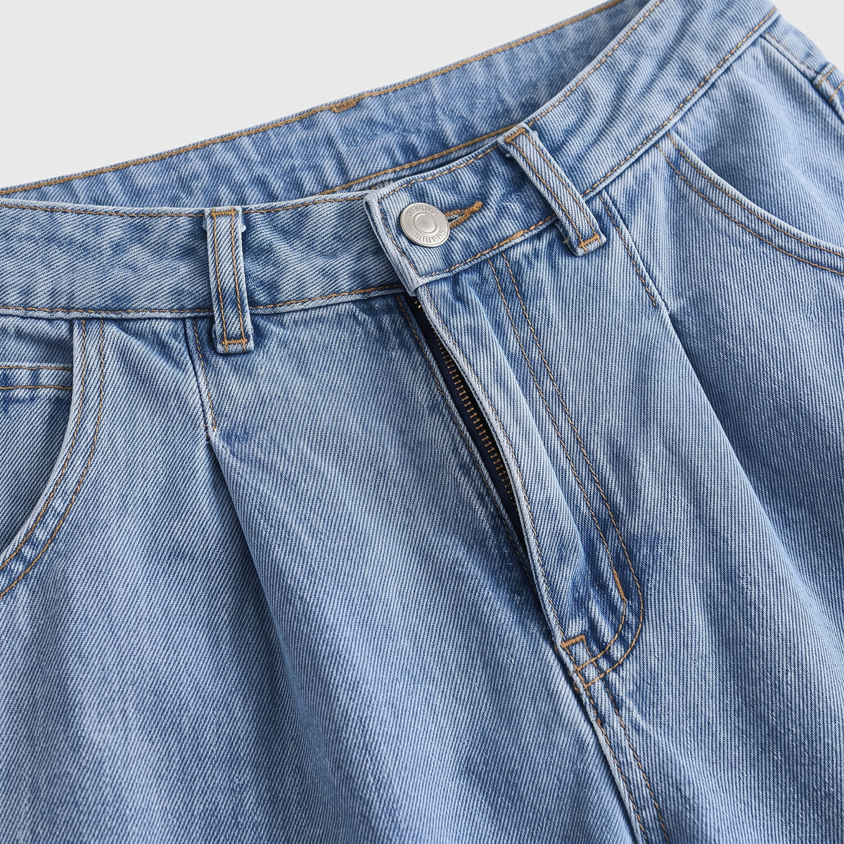 Damen Karottenhose mit Bundfalten – Regular Fit — Hellblau