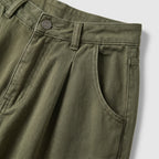 Damen Karottenhose mit Bundfalten – Regular Fit — Armeegrün
