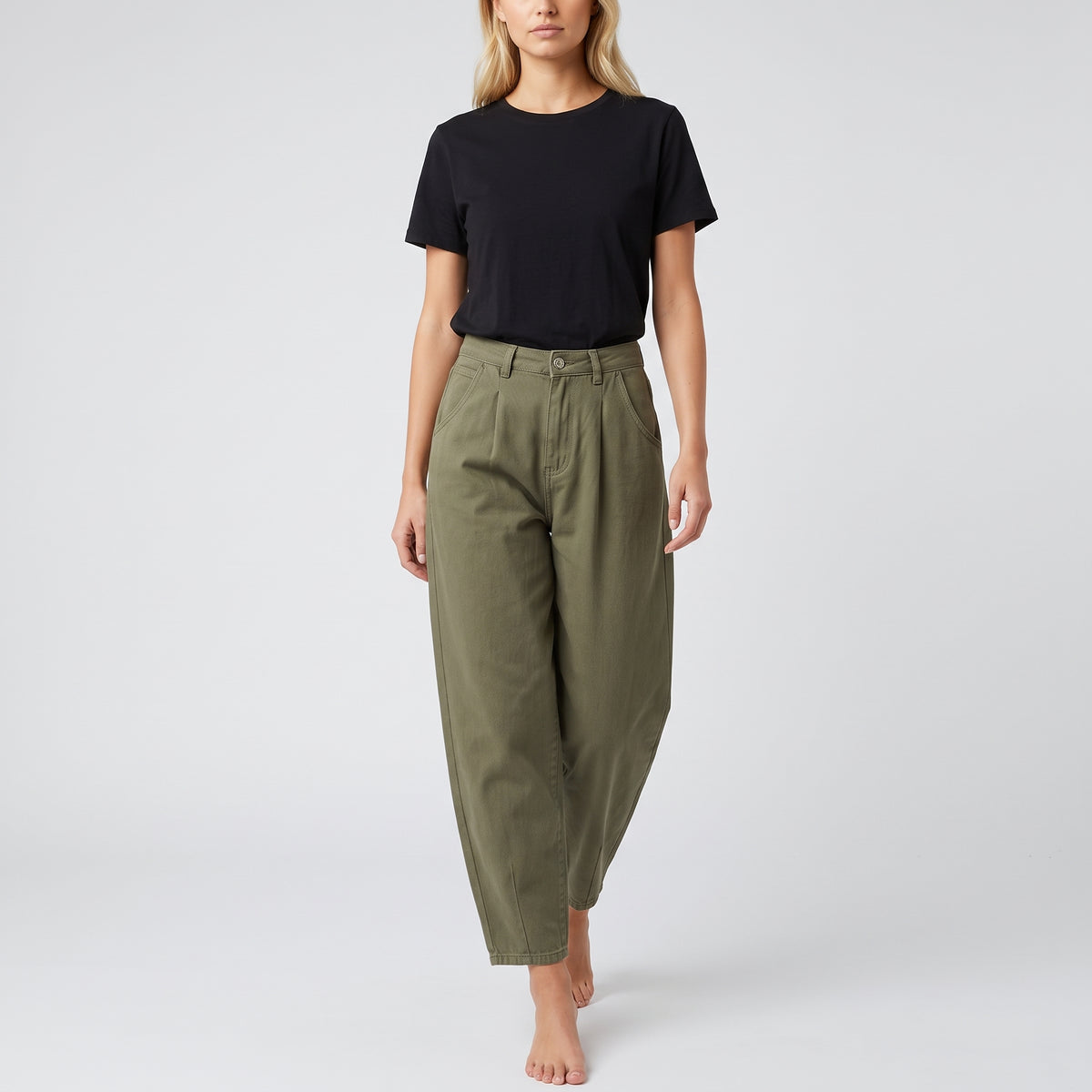 Damen Karottenhose mit Bundfalten – Regular Fit — Armeegrün