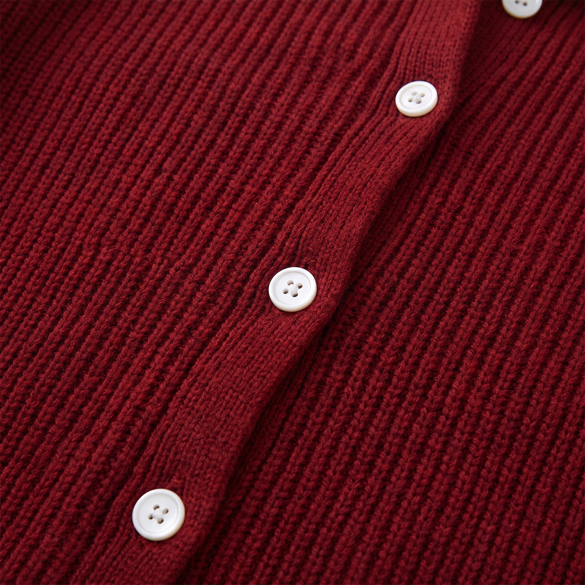 Damen Strickjacke mit Hemdkragen – Relaxed Fit — Weinrot
