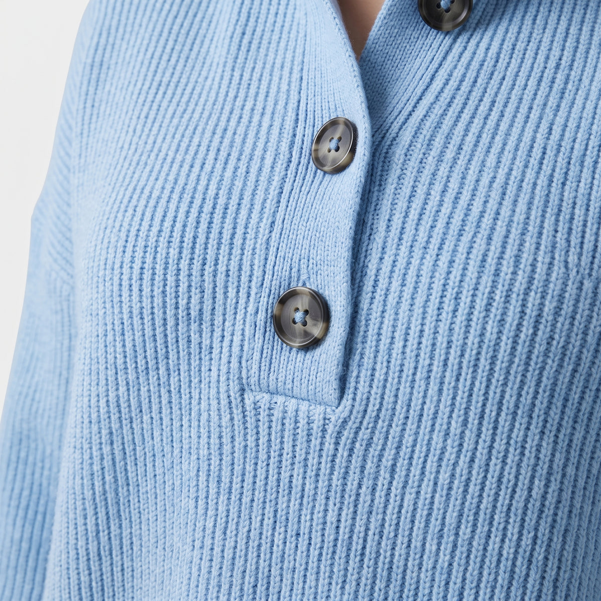 Damen Strick-Polopullover mit Knopfleiste – Lockerer Schnitt — Himmelblau
