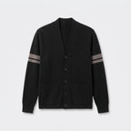 Herren Strickjacke mit V-Ausschnitt und Kontraststreifen – Relaxed Fit — Schwarz