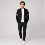 Herren Strickjacke mit V-Ausschnitt und Kontraststreifen – Relaxed Fit — Schwarz