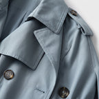 Damen Zweireihiger Trenchcoat mit Reverskragen – Regular Fit — Blau
