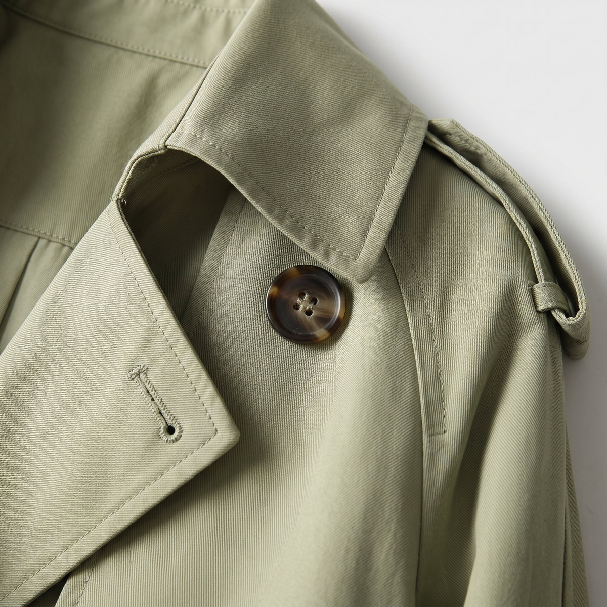 Damen Zweireihiger Trenchcoat mit Reverskragen – Regular Fit — Grün
