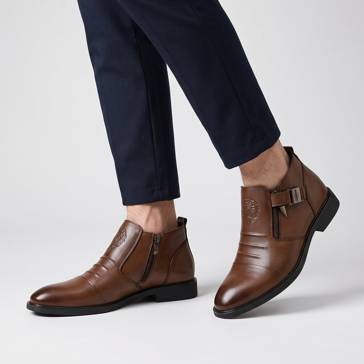 Herren Leder-Stiefelette mit Schnalle und Reißverschluss — Braun