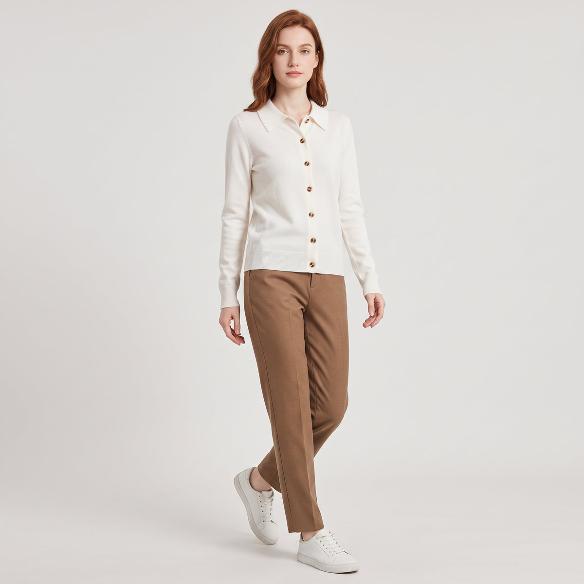 Damen Woll-Strickjacke mit Polokragen – Regular Fit — Beige