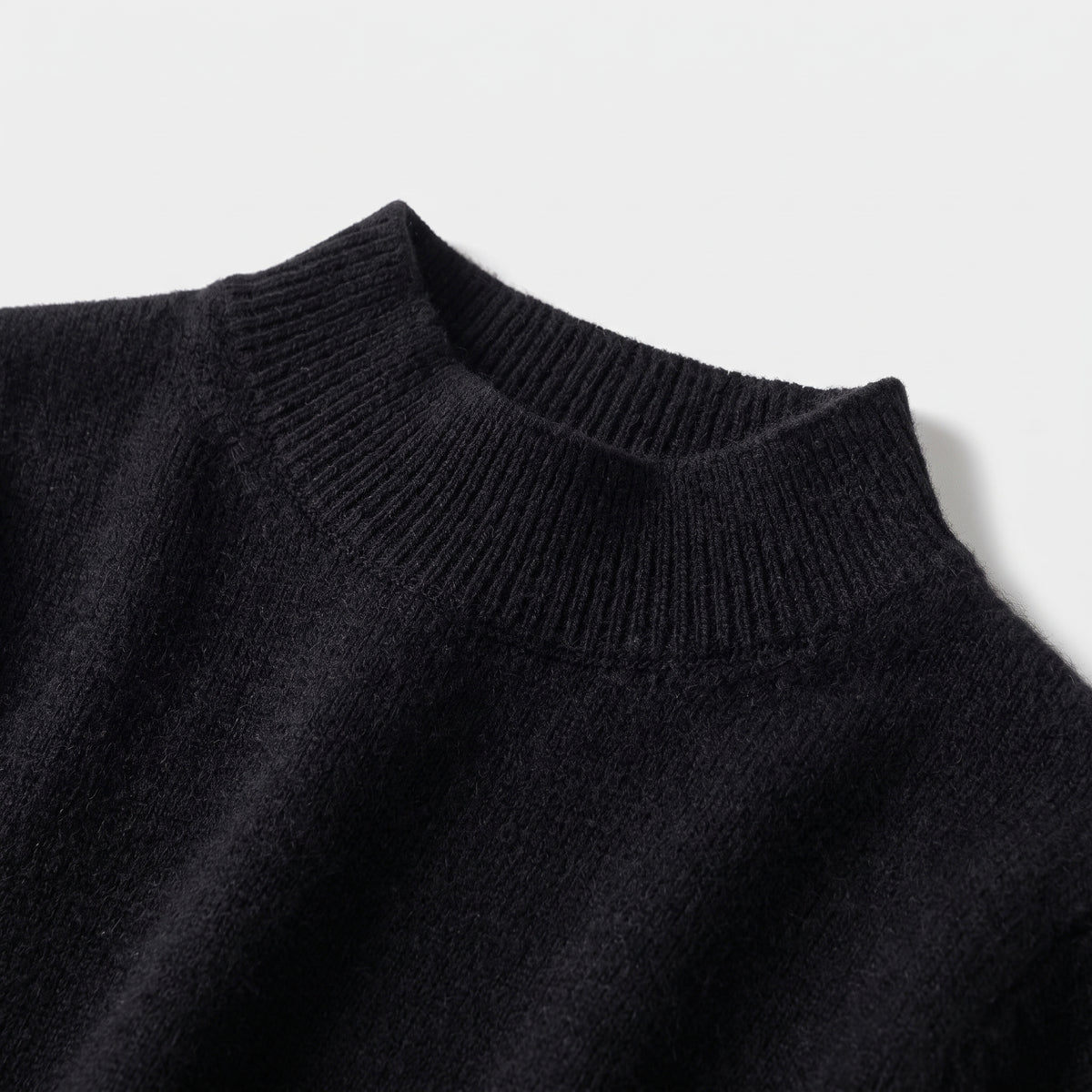 Damen Woll-Rollkragenpullover aus Feinstrick – Slim Fit — Schwarz