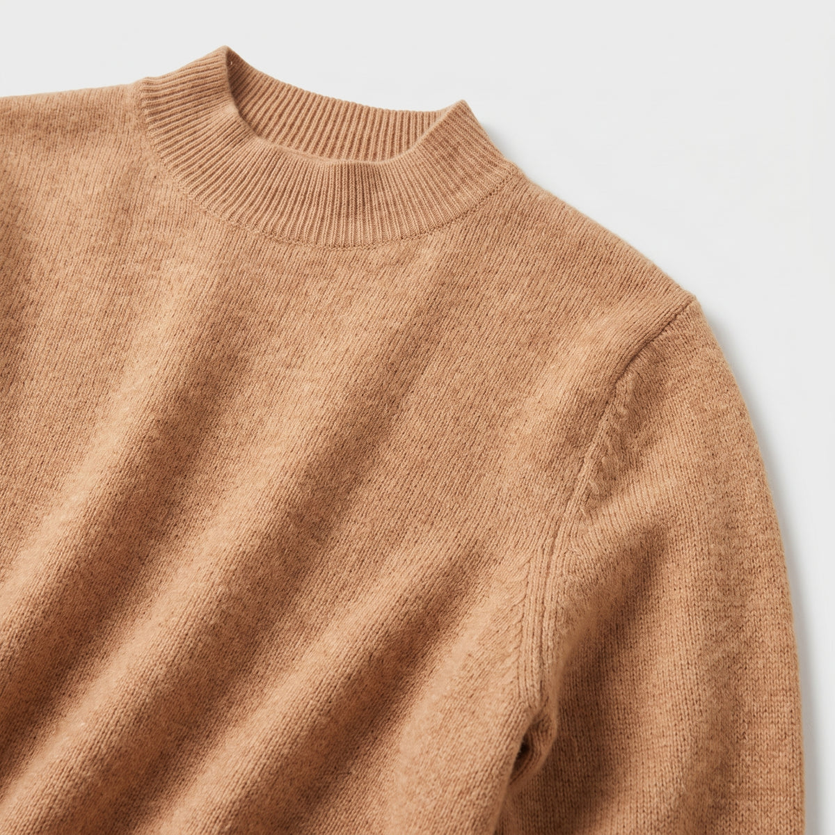 Damen Woll-Rollkragenpullover aus Feinstrick – Slim Fit — Goldenes Camel