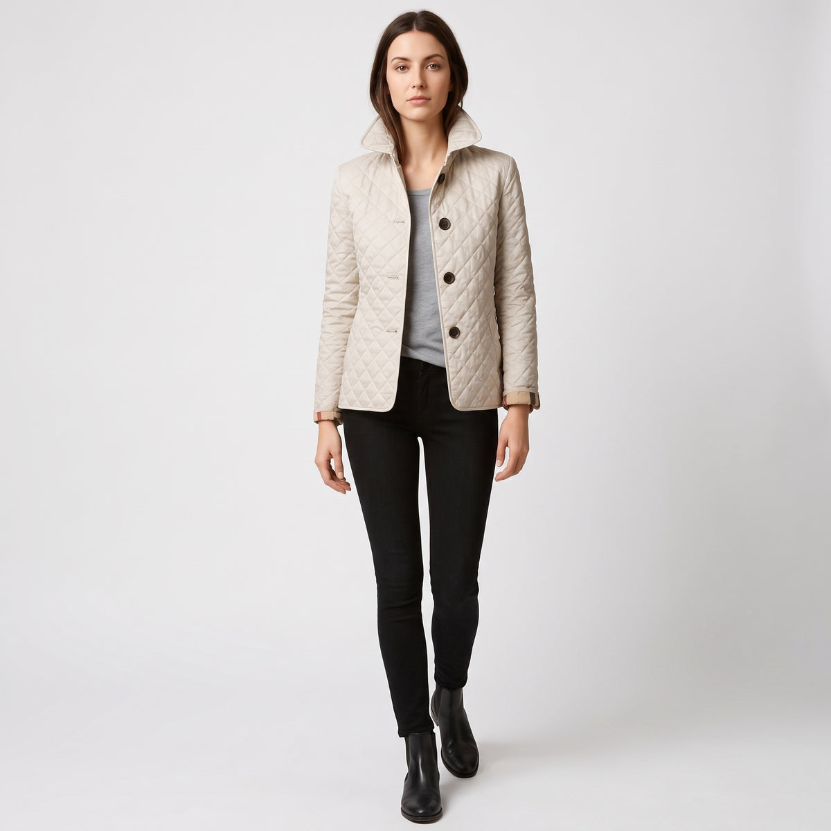 Damen Rauten-Steppjacke mit Knopfleiste – Regular Fit — Beige