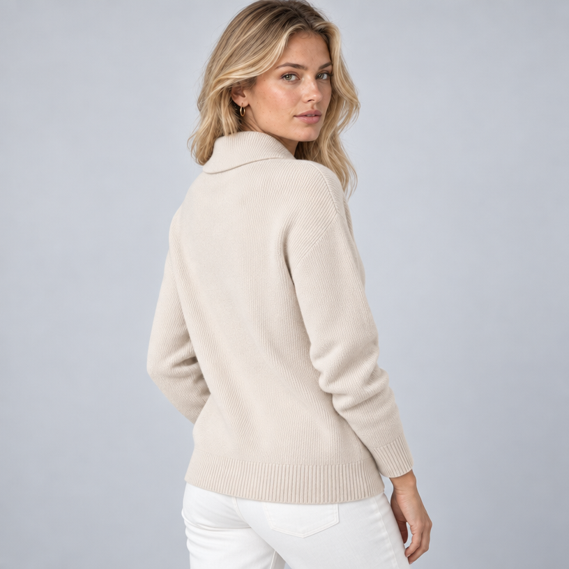 Damen Strickpullover mit Schalkragen und V-Ausschnitt – Relaxed Fit — Creme
