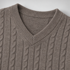 Herren Merino-Zopfstrickpullover mit V-Ausschnitt — Sand