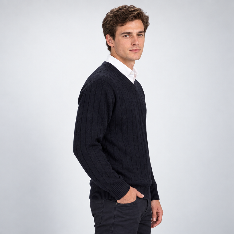Herren Merino-Zopfstrickpullover mit V-Ausschnitt — Marineblau