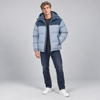 Herren Oversize-Steppjacke mit Kapuze und Wattierung — Himmelblau