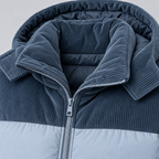 Herren Oversize-Steppjacke mit Kapuze und Wattierung — Himmelblau