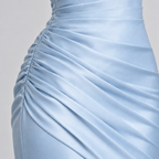 Damen One-Shoulder Hochzeitsgast-Kleid mit Drapierung in Satin-Optik — Blau