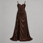 Damen Satin-Abendkleid mit Drapierung und Seitenschlitz — Braun