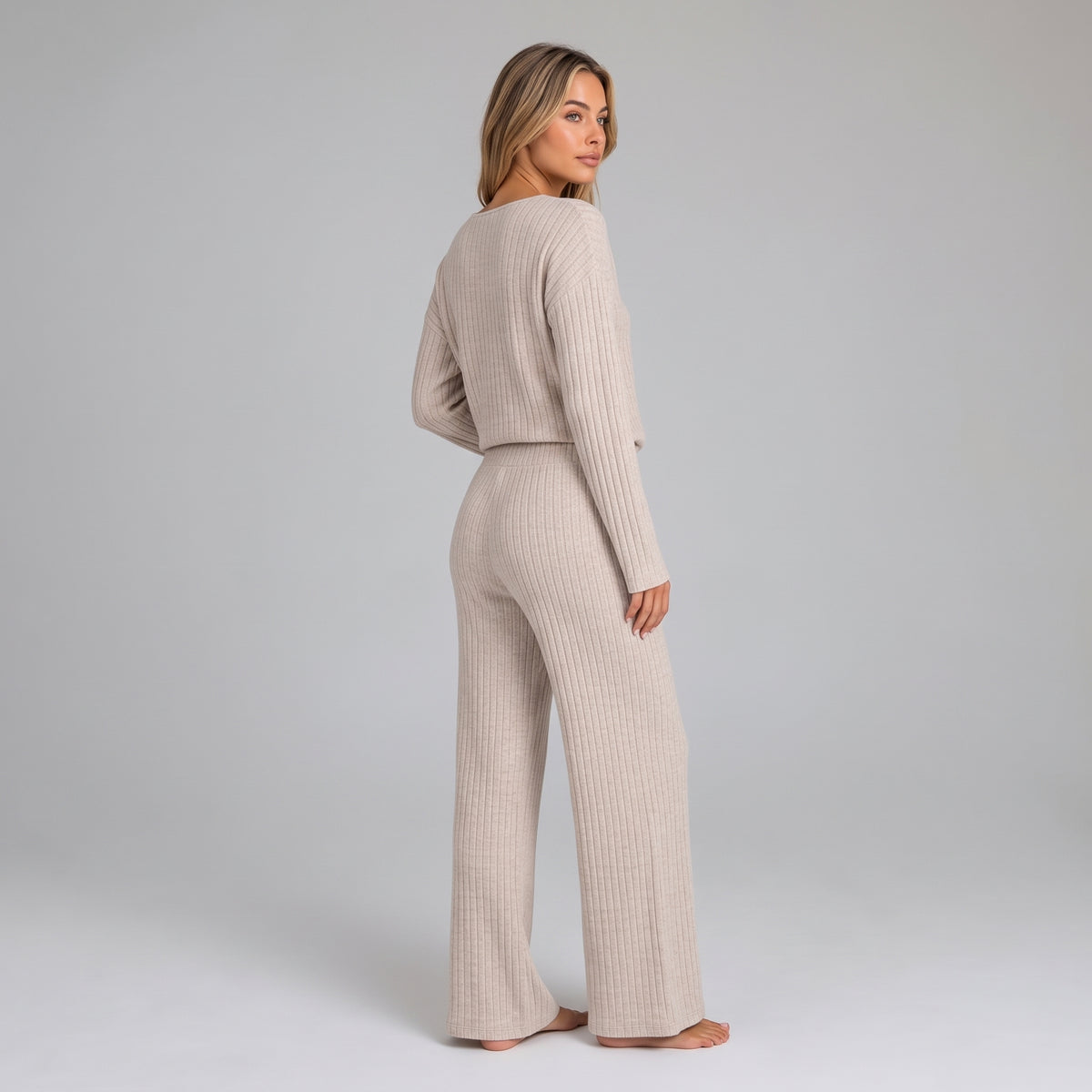 Damen Rippstrick-Zweiteiler mit V-Ausschnitt und Wide-Leg-Hose — Beige
